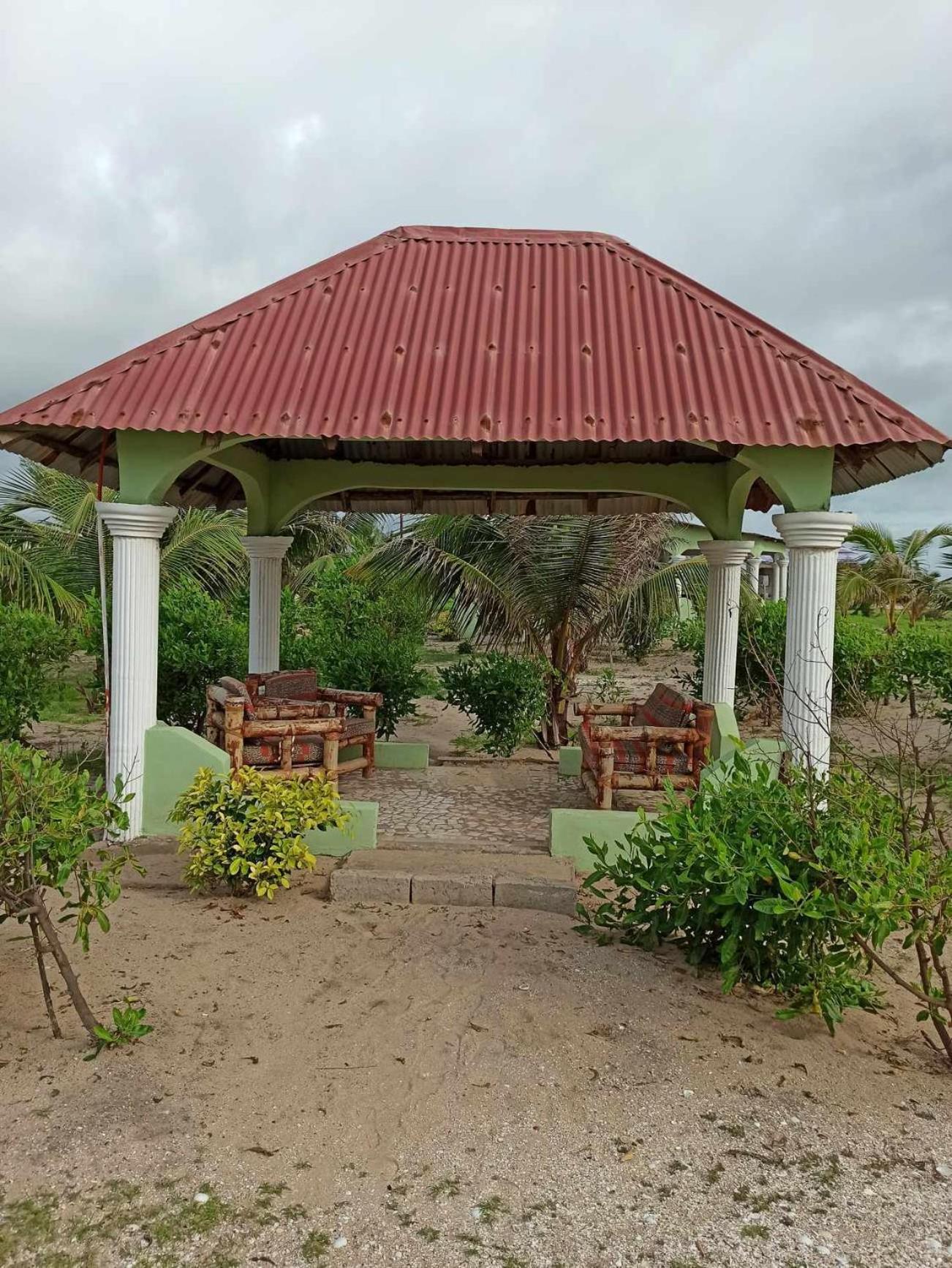 Bosofet Beach And Creek Lodge Sanyang Buitenkant foto